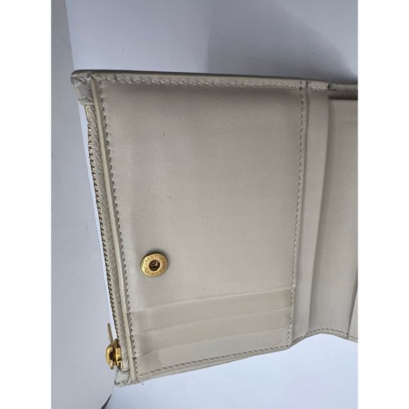 Excellent Condition Saint Laurent Wallet Beige Croc-Embossed Leather - Picture 4 of 9